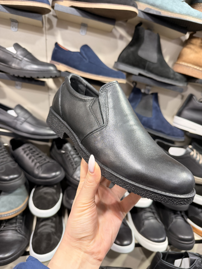 კლასიკური ტყავის ფეხსაცმელი – სიმარტივე, რომელიც იგრძნობა დეტალებში!