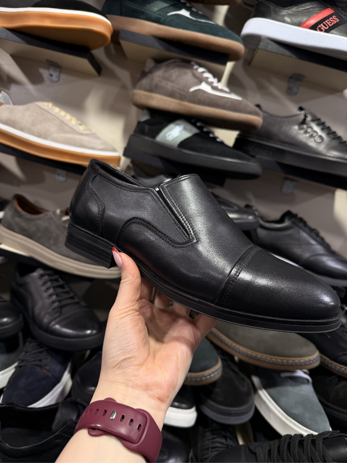 კლასიკური ფეხსაცმელი რეზინის ძირით