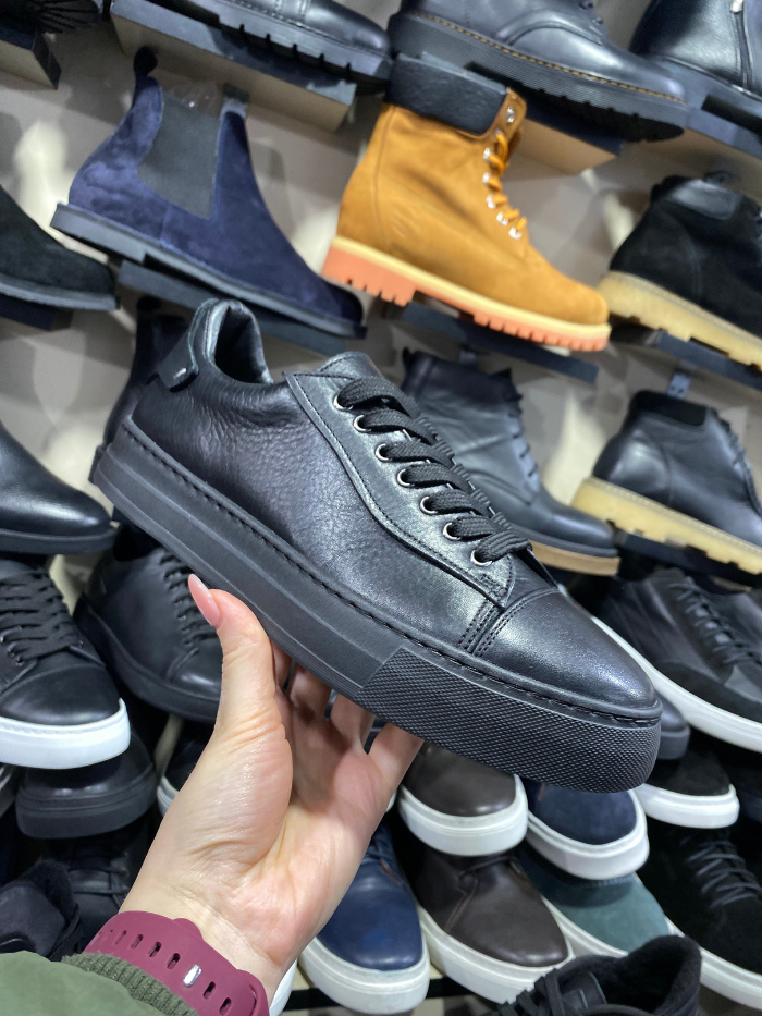 შავი ტყავის კედი